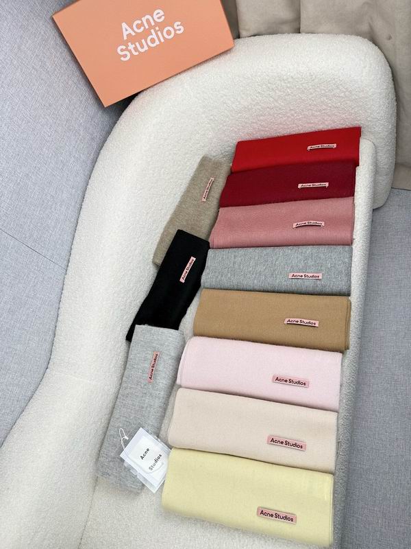 Acne scarf